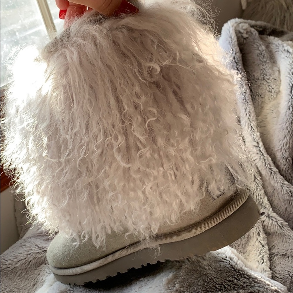 UGGS - Picture 3 of 4